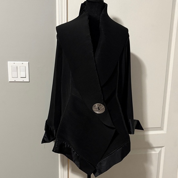 IPSE Jackets & Blazers - Unique Pleated Lightweight Jacket